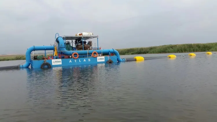 dredger image